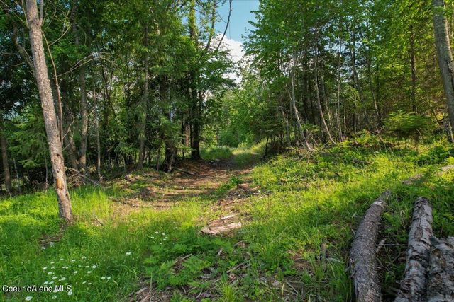 661 Midas Dr, Sagle, ID 83860