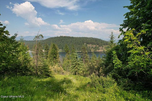 661 Midas Dr, Sagle, ID 83860