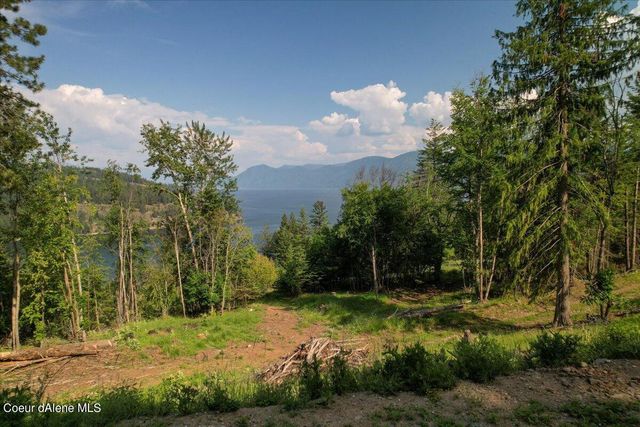 661 Midas Dr, Sagle, ID 83860