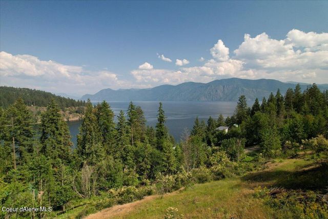 661 Midas Dr, Sagle, ID 83860