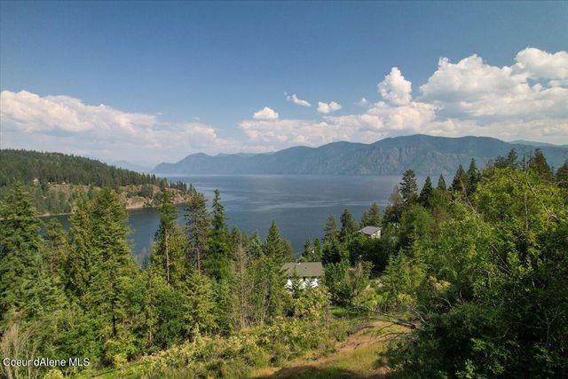 661 Midas Dr, Sagle, ID 83860