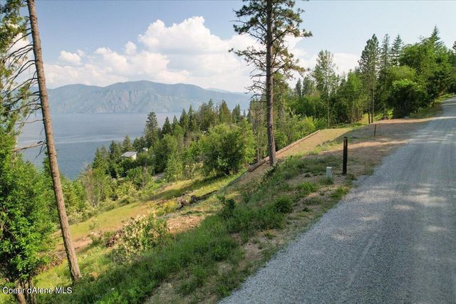 661 Midas Dr, Sagle, ID 83860