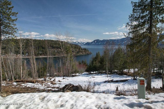 661 Midas Dr, Sagle, ID 83860