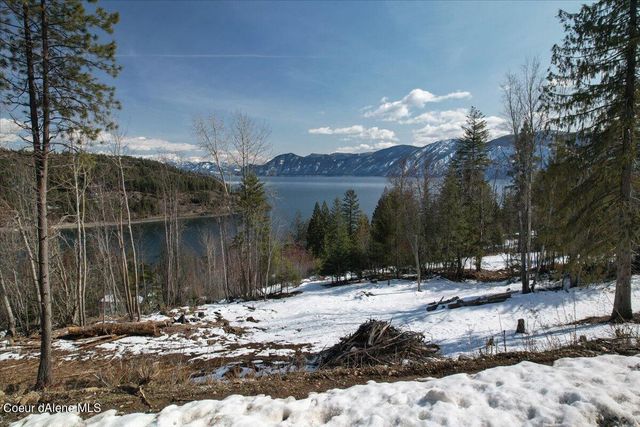 661 Midas Dr, Sagle, ID 83860