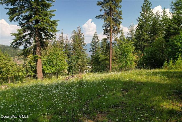 661 Midas Dr, Sagle, ID 83860