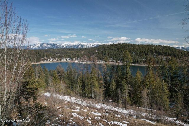 661 Midas Dr, Sagle, ID 83860