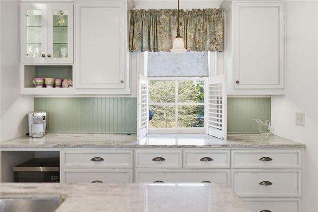 306 Greyhaven Lane, Marietta, GA 30068