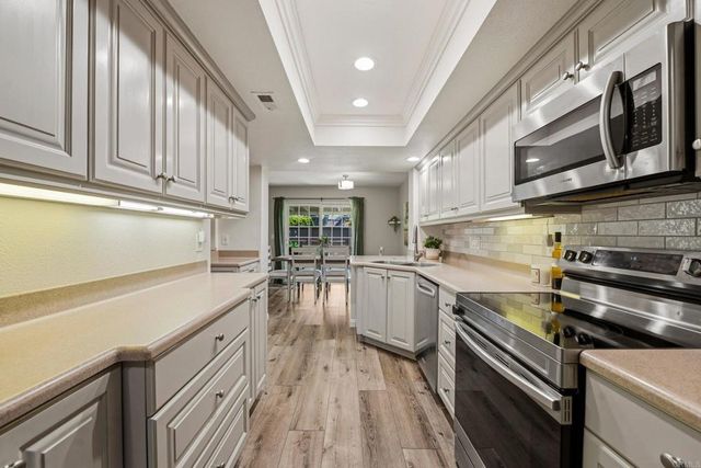 4544 CAMBRIDGE WAY, Carlsbad, CA 92010