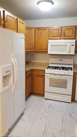 195 W Strathmore Avenue, Pontiac, MI 48340