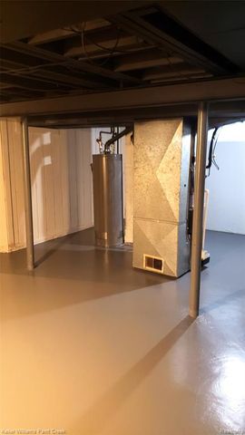 195 W Strathmore Avenue, Pontiac, MI 48340