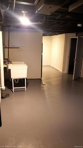 195 W Strathmore Avenue, Pontiac, MI 48340