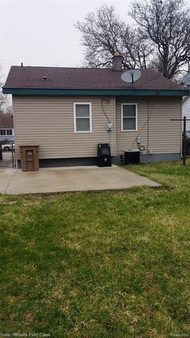 195 W Strathmore Avenue, Pontiac, MI 48340