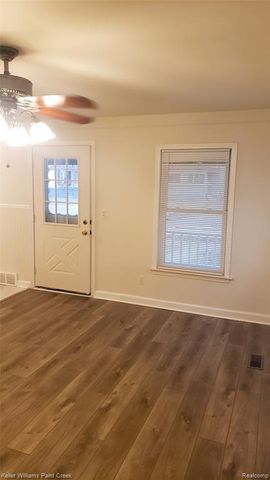 195 W Strathmore Avenue, Pontiac, MI 48340