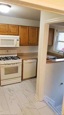 195 W Strathmore Avenue, Pontiac, MI 48340