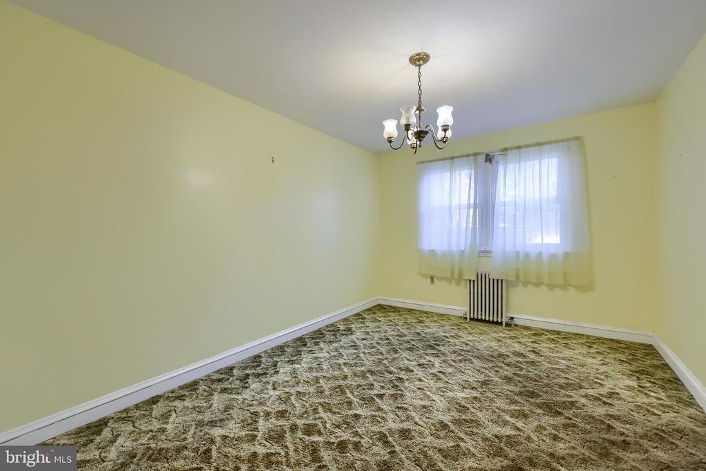 323 E CLAY ST, Lancaster, PA 17602