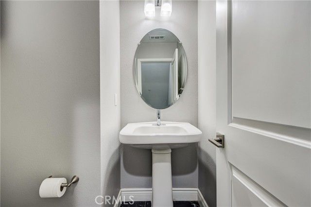 625 Savi Drive 102, Corona, CA 92878