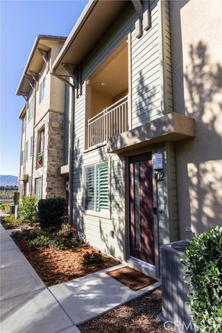 625 Savi Drive 102, Corona, CA 92878