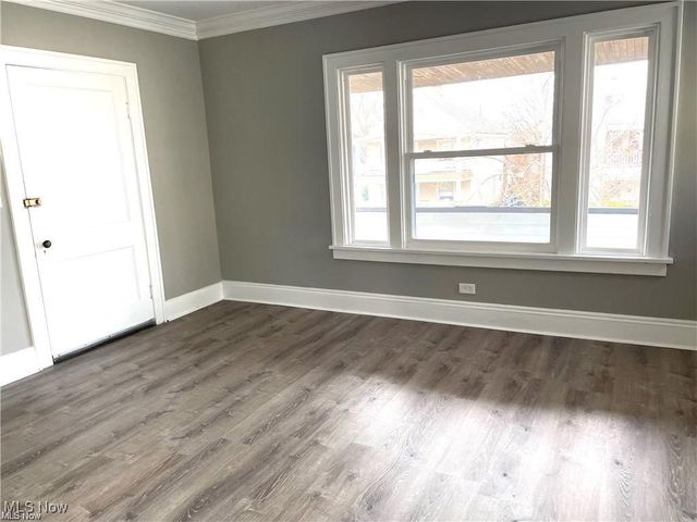 2119 Waterbury Road, Lakewood, OH 44107