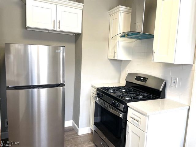 2119 Waterbury Road, Lakewood, OH 44107