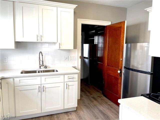 2119 Waterbury Road, Lakewood, OH 44107