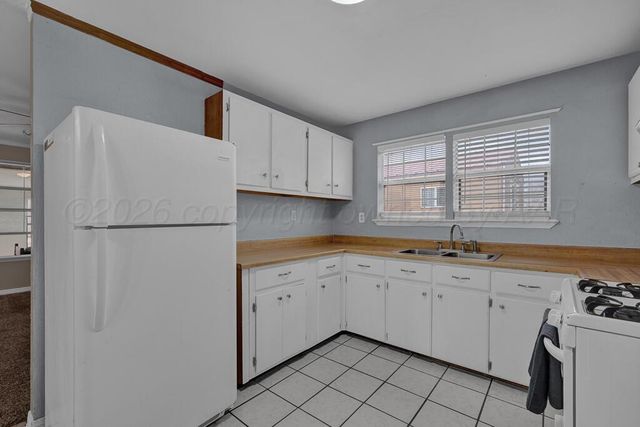 2106 S CLEVELAND Street, Amarillo, TX 79103