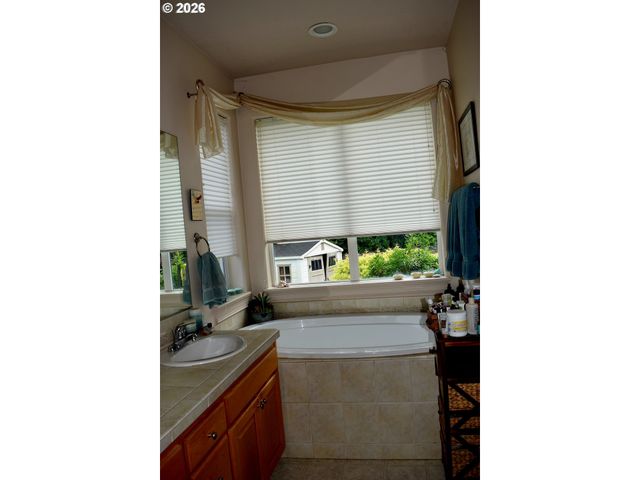 19244 CANTATA Dr, Oregon City, OR 97045