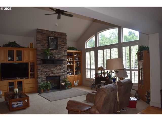 19244 CANTATA Dr, Oregon City, OR 97045
