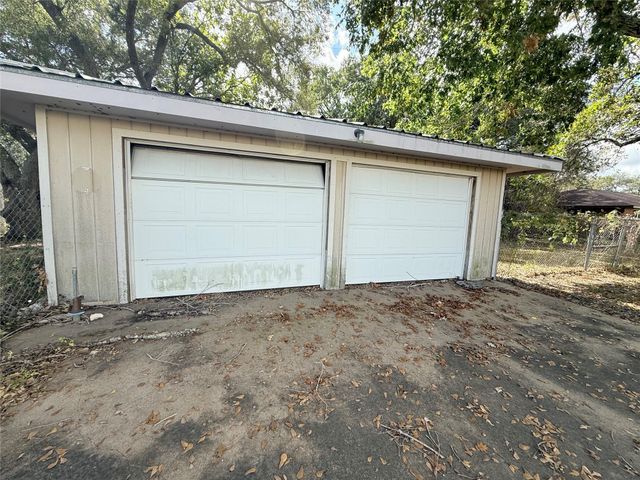 4100 Mockingbird Lane, Bay City, TX 77414