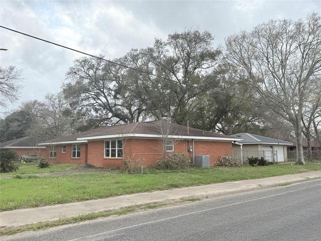 4100 Mockingbird Lane, Bay City, TX 77414