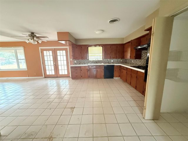 4100 Mockingbird Lane, Bay City, TX 77414