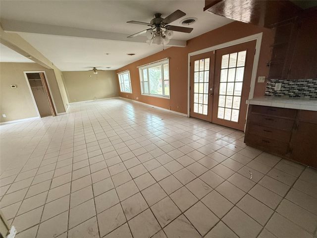 4100 Mockingbird Lane, Bay City, TX 77414