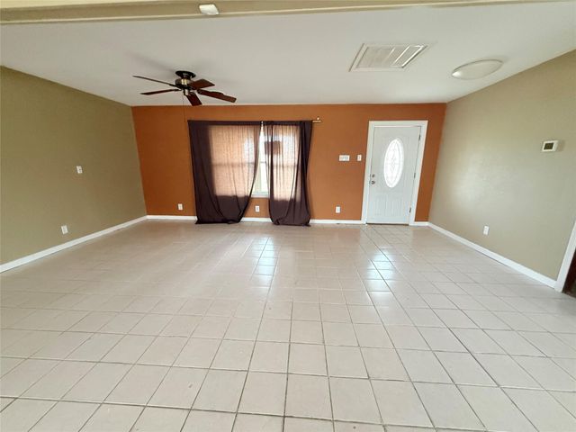 4100 Mockingbird Lane, Bay City, TX 77414