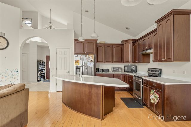 642 Swan River Drive, Benton Harbor, MI 49022