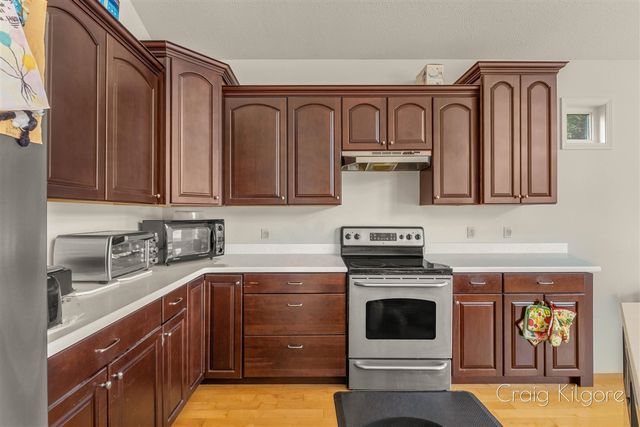 642 Swan River Drive, Benton Harbor, MI 49022