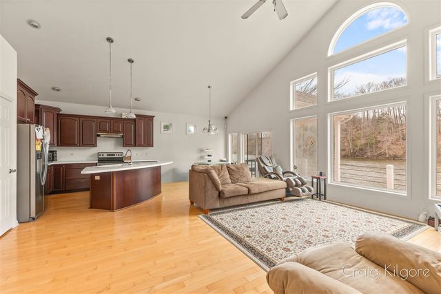 642 Swan River Drive, Benton Harbor, MI 49022