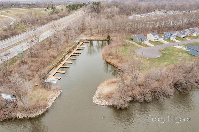 642 Swan River Drive, Benton Harbor, MI 49022