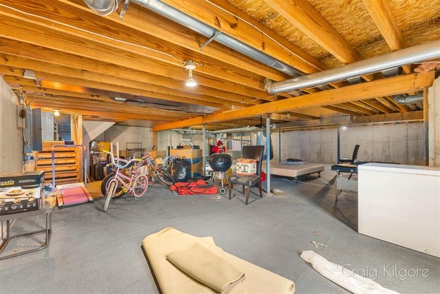 642 Swan River Drive, Benton Harbor, MI 49022