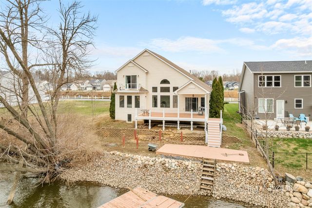 642 Swan River Drive, Benton Harbor, MI 49022