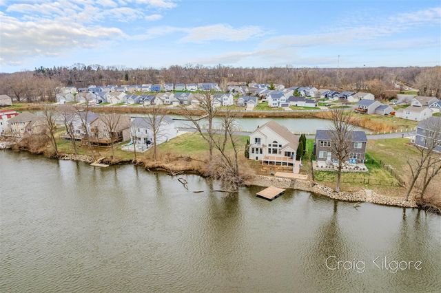 642 Swan River Drive, Benton Harbor, MI 49022