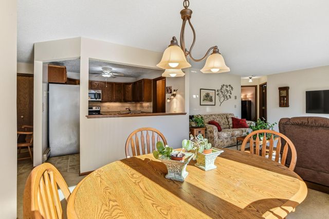 1581 Wheelock Lane 101, Saint Paul, MN 55117