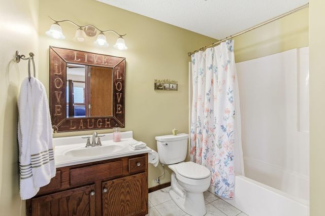 1581 Wheelock Lane 101, Saint Paul, MN 55117