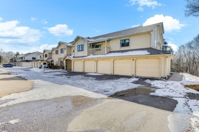 1581 Wheelock Lane 101, Saint Paul, MN 55117