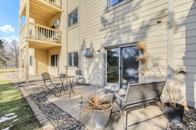 1581 Wheelock Lane 101, Saint Paul, MN 55117