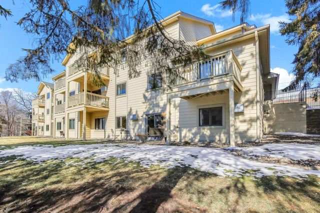 1581 Wheelock Lane 101, Saint Paul, MN 55117