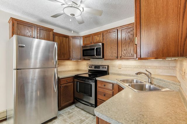 1581 Wheelock Lane 101, Saint Paul, MN 55117