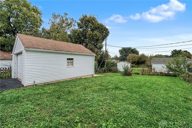 1742 S Smithville Road, Dayton, OH 45410