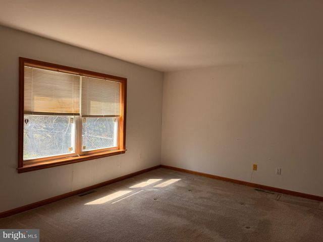 261 ANDREWS LAKE RD, Felton, DE 19943