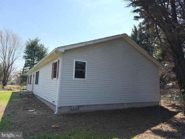 261 ANDREWS LAKE RD, Felton, DE 19943
