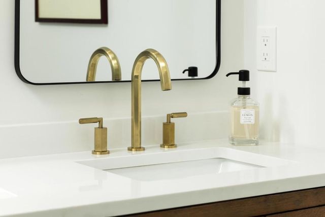 300 Encina Avenue, Redwood City, CA 94061