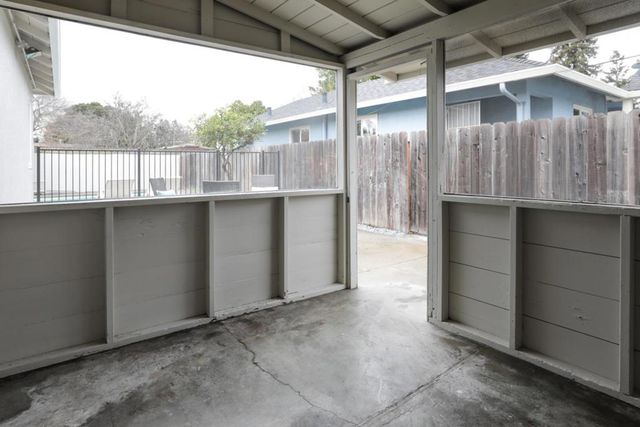 300 Encina Avenue, Redwood City, CA 94061